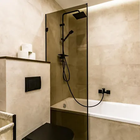 N16 Deluxe Lejlighed *