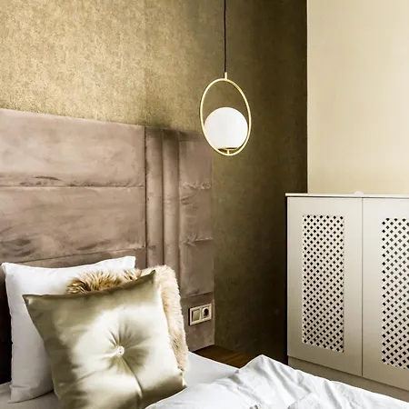 N16 Deluxe Βουδαπέστη