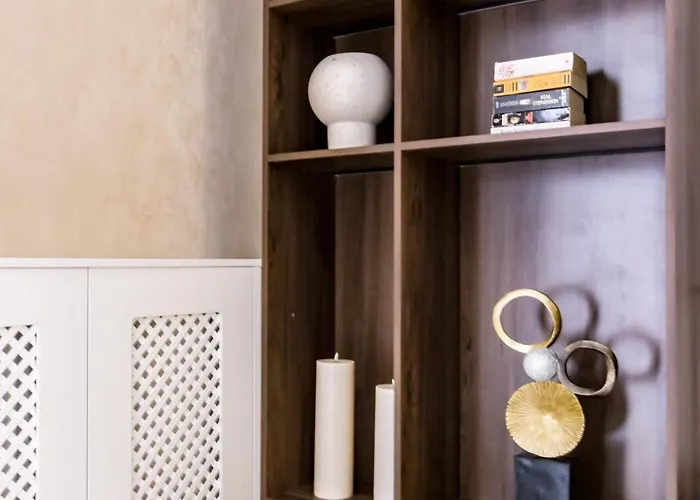 N16 Deluxe Apartament *