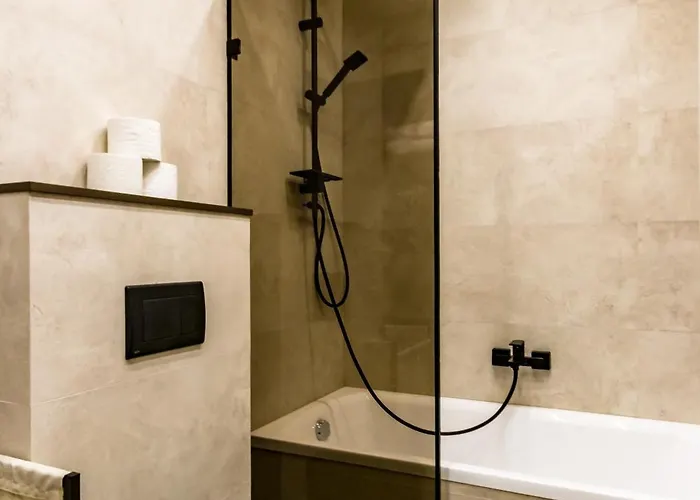 N16 Deluxe Apartament *
